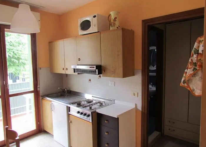 Flat In A With Sports Courts * 비비오네